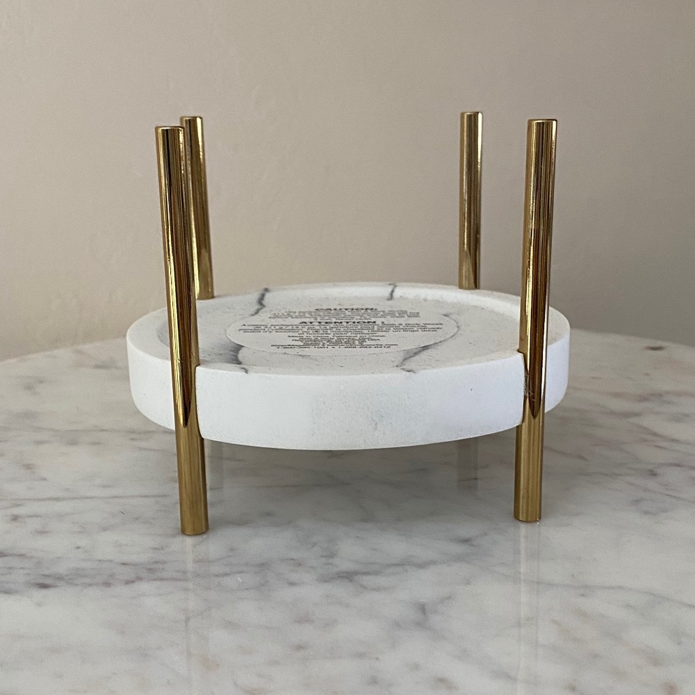 ** NEW ** Bath and Body Works Marble/gold 3 wick candle holder